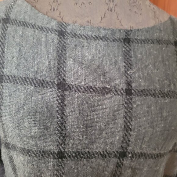 Tahari Womens Gray Plaid Merino Wool Sweater M - Picture 3 of 5